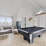 1147 Holiday home *